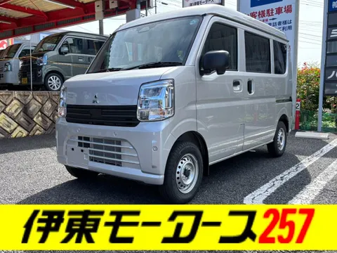 Mitsubishi Minicab Van