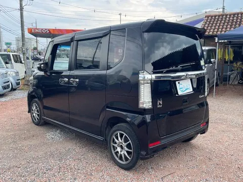 Honda N-BOX Custom
