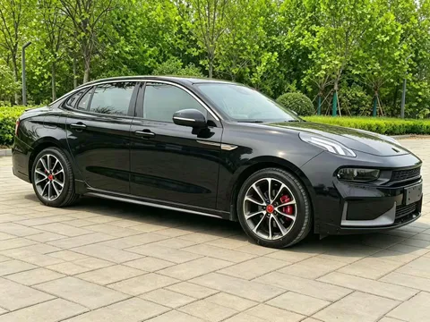 Lynk & Co 03