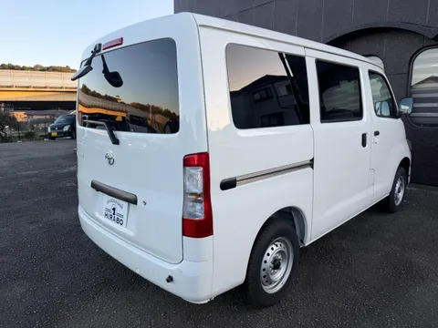 Toyota TownAce Van
