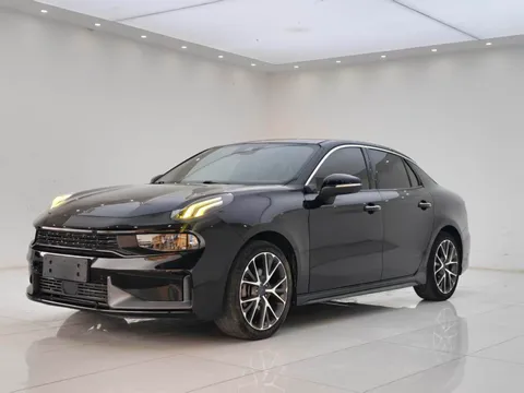 Lynk & Co 03