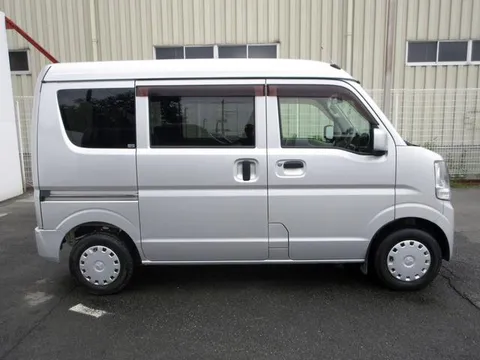 Mitsubishi Minicab Van
