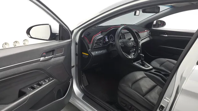 Hyundai Elantra (Avante)