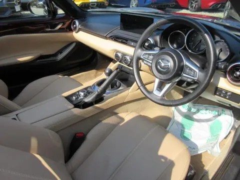Mazda MX-5 (Roadster)