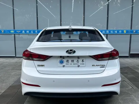 Hyundai Elantra (Avante)