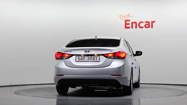 Hyundai Elantra (Avante)