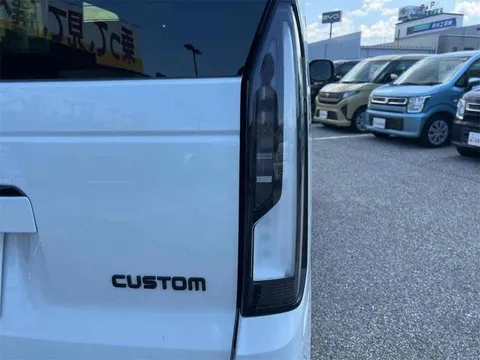 Honda N-BOX Custom