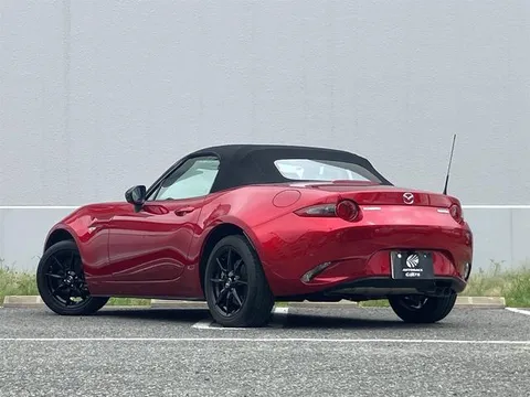 Mazda MX-5 (Roadster)