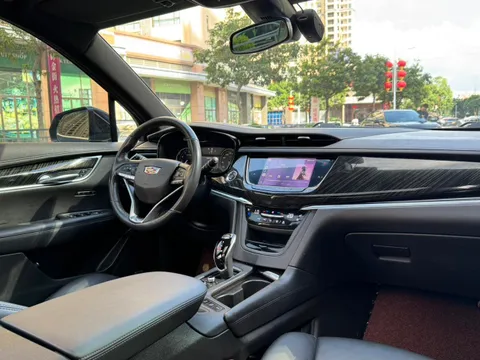 Cadillac XT6