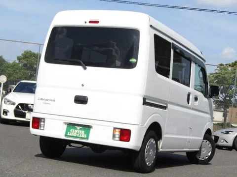 Mitsubishi Minicab Van