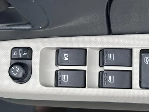 Daihatsu Mira Tocot