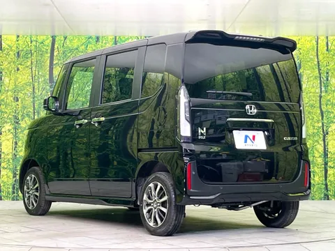 Honda N-BOX Custom