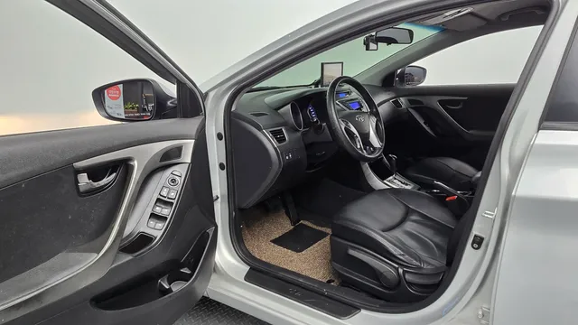 Hyundai Elantra (Avante)