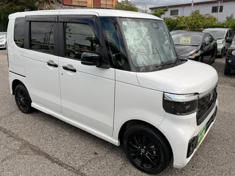 Honda N-BOX Custom