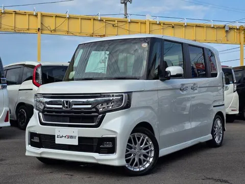Honda N-BOX Custom