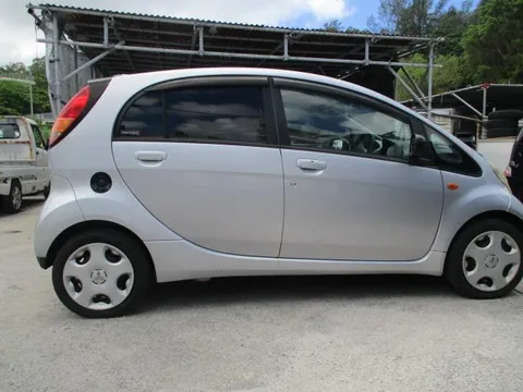 Mitsubishi I