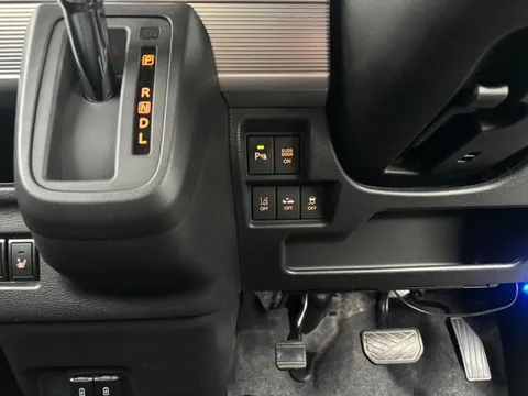 Suzuki Spacia Gear
