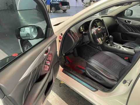 Infiniti Q50L