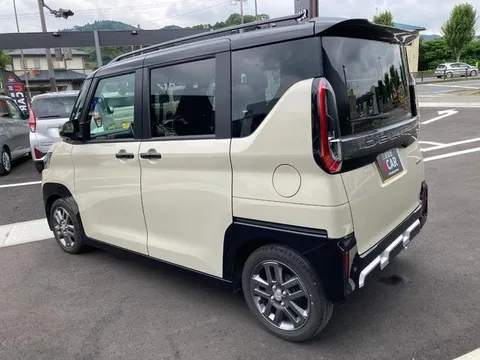 Mitsubishi Delica Mini