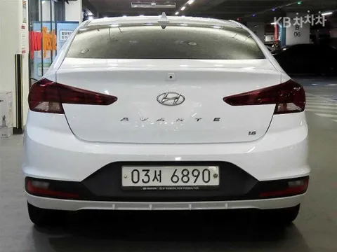 Hyundai Elantra (Avante)