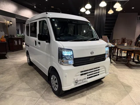 Nissan Clipper Van