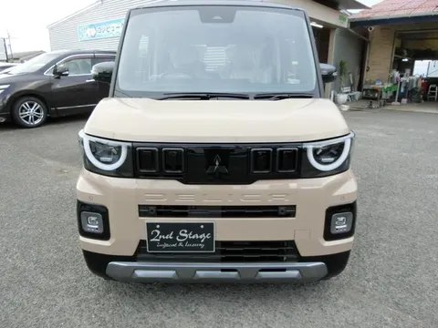 Mitsubishi Delica Mini