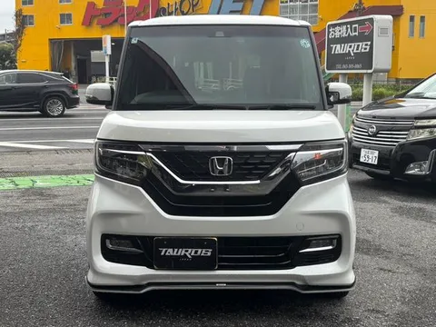 Honda N-BOX Custom