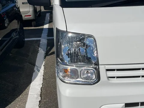 Nissan Clipper Van