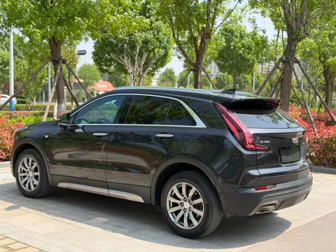 Cadillac XT4