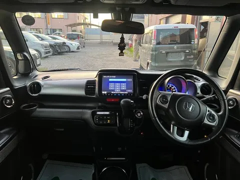 Honda N-BOX Slash