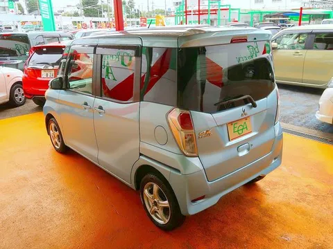 Mitsubishi eK Space