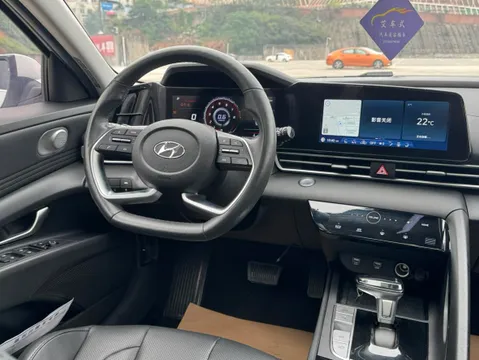 Hyundai Elantra (Avante)