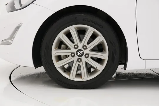 Hyundai Elantra (Avante)