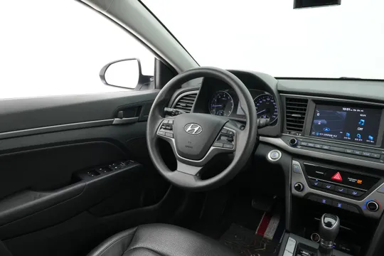 Hyundai Elantra (Avante)