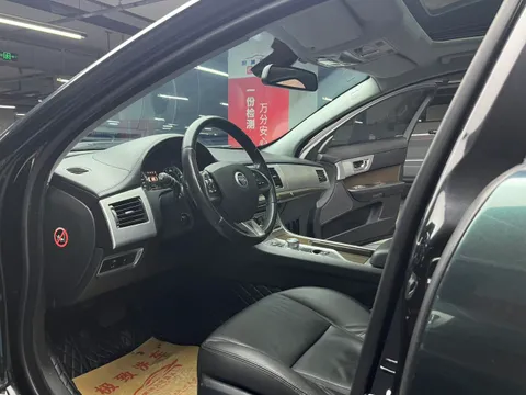Jaguar XF