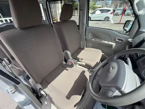 Nissan Clipper Van