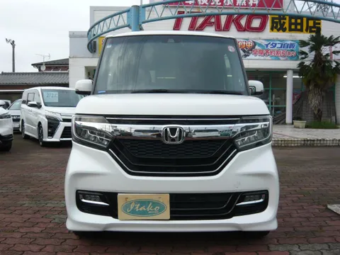 Honda N-BOX Custom