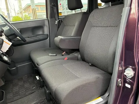 Toyota Pixis Mega