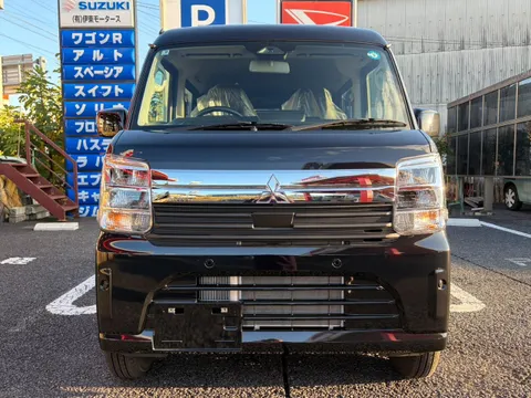 Mitsubishi Minicab Van