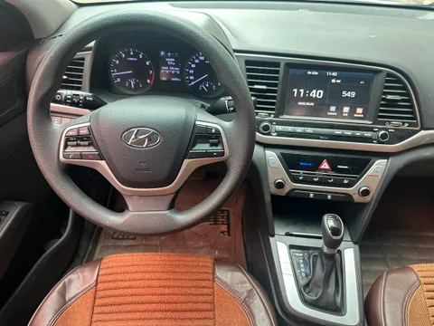 Hyundai Elantra (Avante)