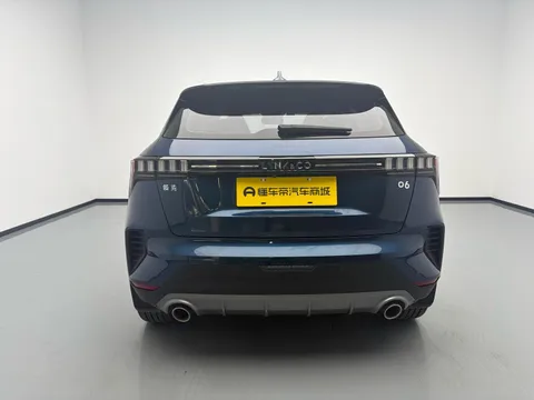 Lynk & Co 06