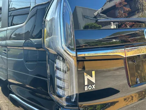 Honda N-BOX Custom