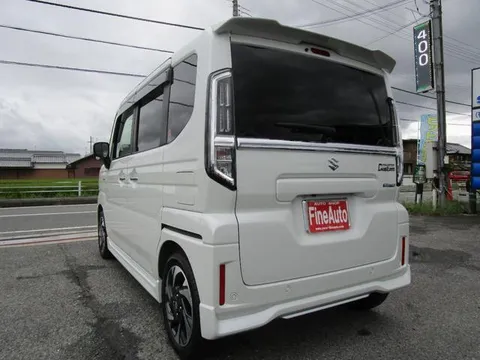 Suzuki Spacia Custom