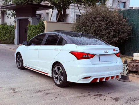 Chery Arrizo 5