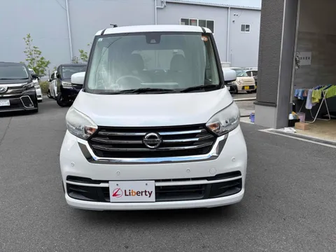 Nissan Dayz Roox