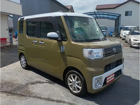 Toyota Pixis Mega