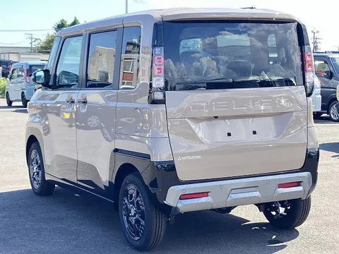Mitsubishi Delica Mini