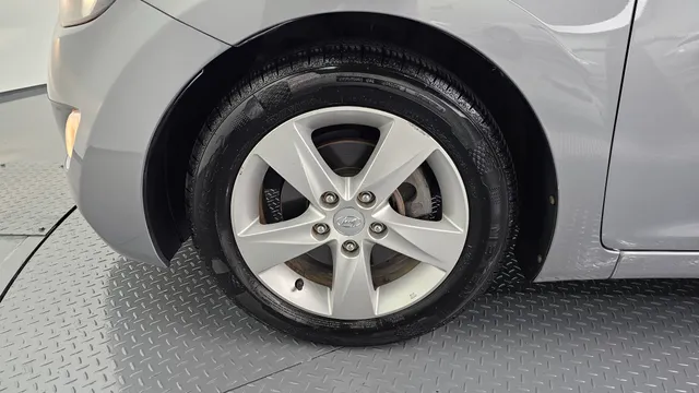 Hyundai Elantra (Avante)