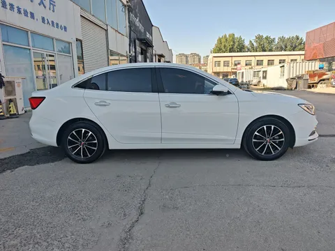 Roewe i5