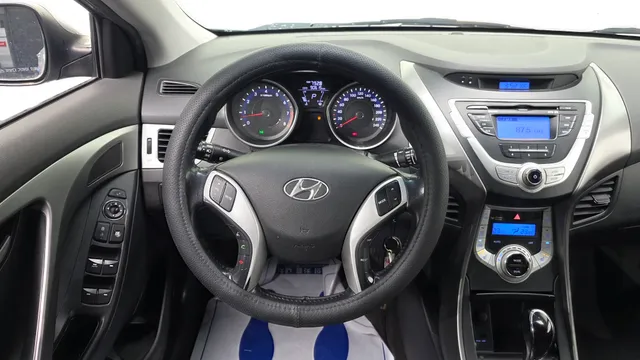 Hyundai Elantra (Avante)